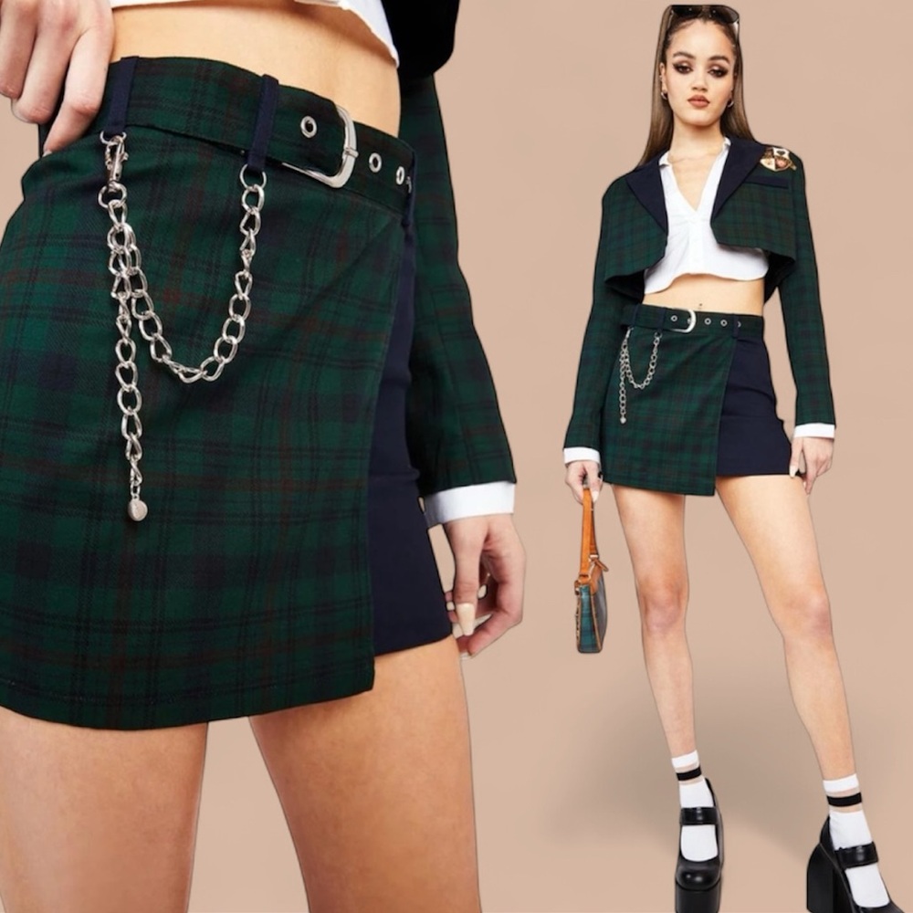 BNWT Poster girl dark green plaid mini skirt with metal chain